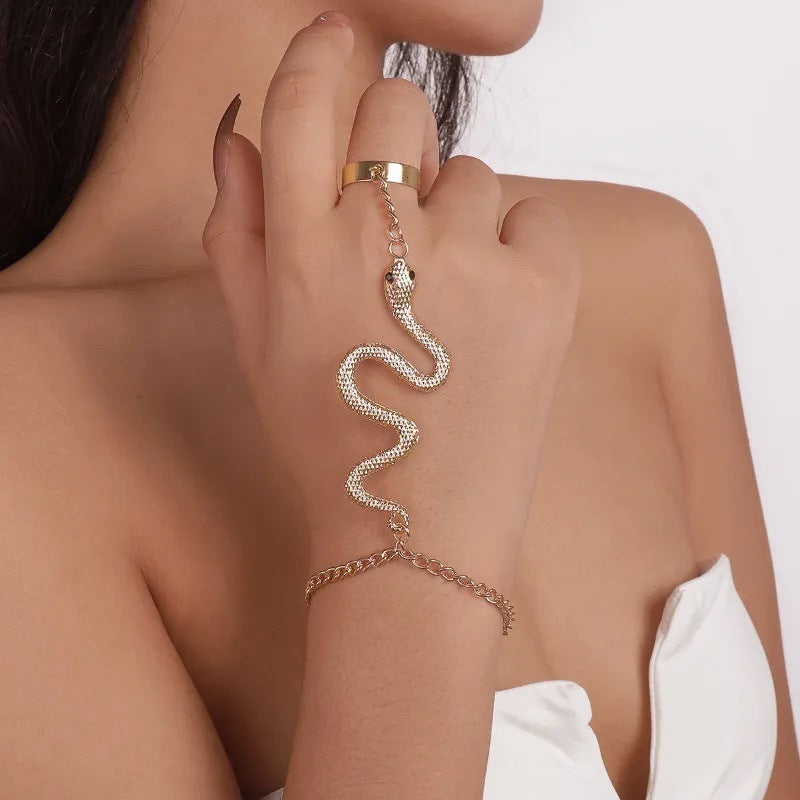 Simple Personality Irregular Alloy Serpentine Finger Chain